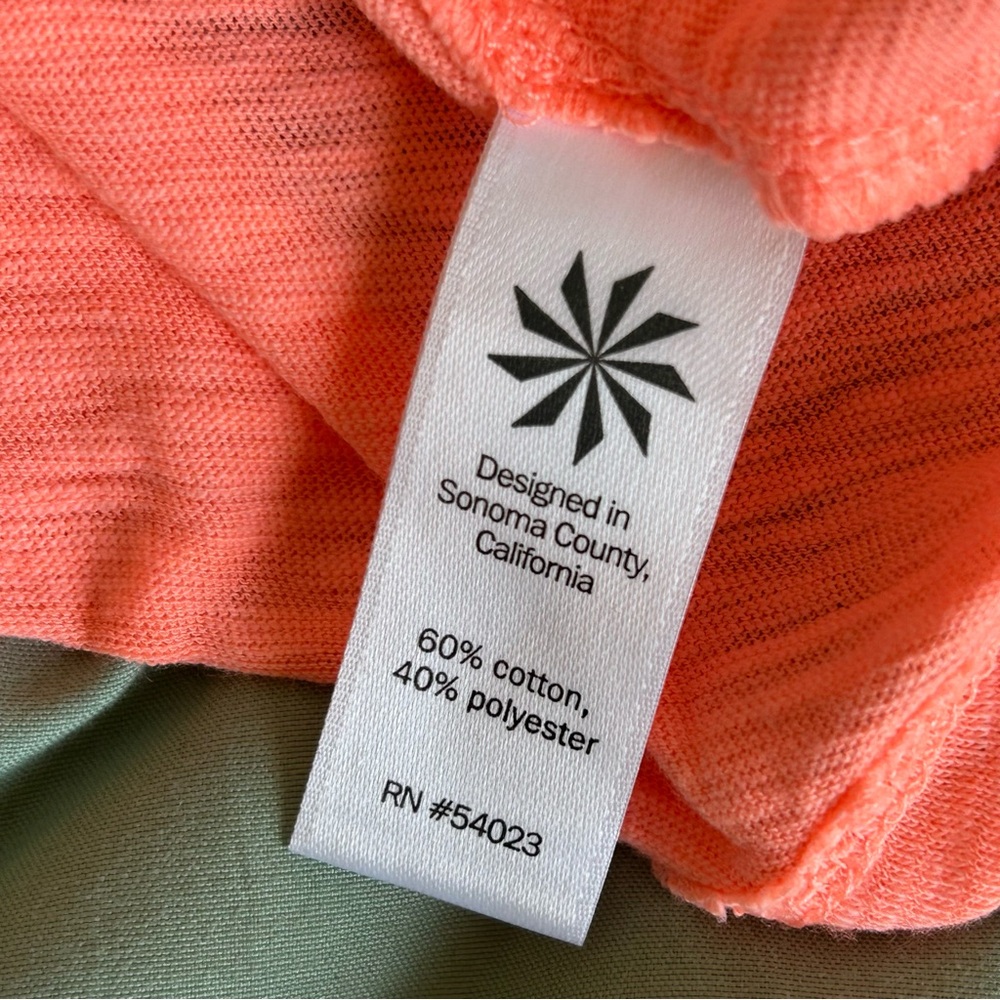 🩷ATHLETA CORAL ORANGE SHORT SLEEVE V NECK SHEER TOP SHIRT SIZE MEDIUM TRENDING - Picture 8 of 8